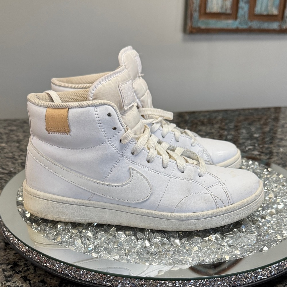 Nike women’s court Royale 2 White High-Top Sneakers 8